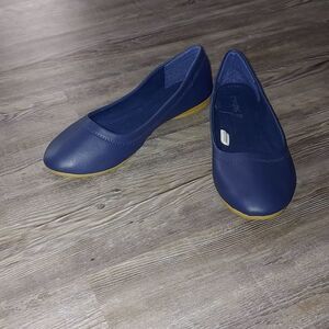 Cinak navy flat slip ons Sz 10 EUC